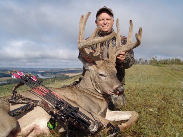Archery Whitetail Deer Hunt Alberta Canada