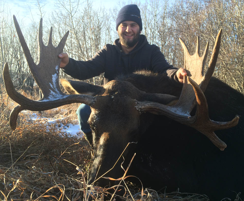 canada moose hunting outfitters